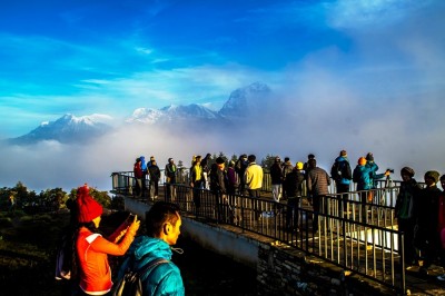  दशैँपछि घोडेपानी र पुनहिलमा पर्यटक बढे, होटलहरुले दिए छुट 